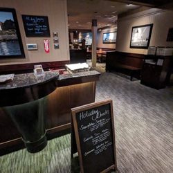 Red Lobster - No employee in sight to greet/seat us. Yikes.