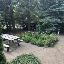 Spring Forest 2 Deli & Catering - Garden area