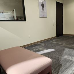 Waiting area is clean. Waiting area is clean.