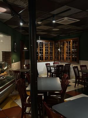 Fellini Pizzeria by null