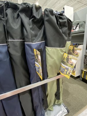 DICK'S Sporting Goods by null