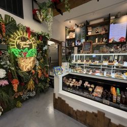 Rey Sol Coffee - Decor