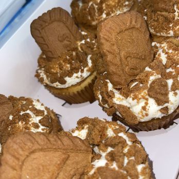 Kaked Up - Biscoff Cupcakes - Custom Cakes Near Me Kaked Up - Biscoff Cupcakes - Custom Cakes Near Me