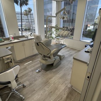 Mark B. Jamison, DDS - Cosmetic Dentists Near Me - Beverly Hills, California Mark B. Jamison, DDS - Cosmetic Dentists Near Me - Beverly Hills, California