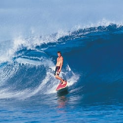 Zack Howard Surf - Zack surfing in Maui.