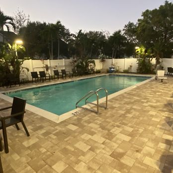 Hampton Inn Dunedin - Heated Pool - Hotels Near Me - Dunedin, Florida