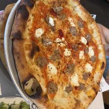 Pitfire Pizza - Pizza Near Me - Woodland Hills, California