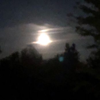 The Red Horse Inn - Moon rise. - Bed & Breakfast Near Me - Landrum, South Carolina