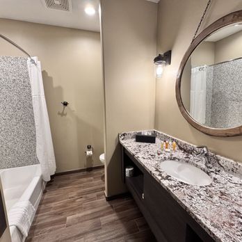 Canyon Country Lodge - Very nice updated bathroom - Hotels Near Me - Escalante, Utah Canyon Country Lodge - Very nice updated bathroom - Hotels Near Me - Escalante, Utah