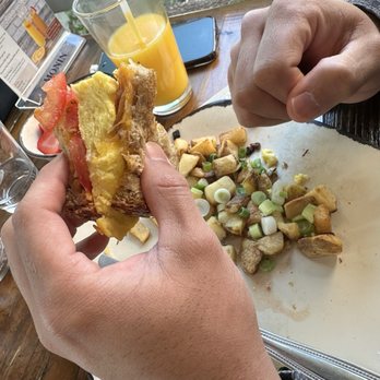 Egg Harbor Cafe - Bread - Breakfast & Brunch Near Me - Schaumburg, Illinois