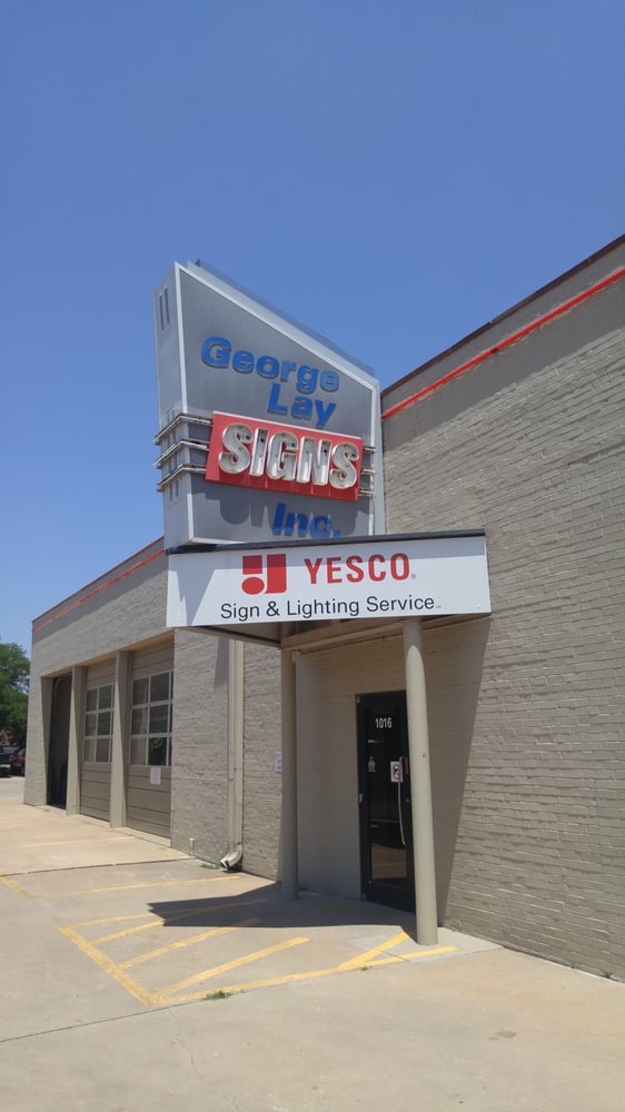 LAY SIGNS Updated September 2024 1016 N Waco Ave, Wichita
