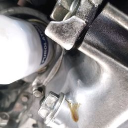 The crack behind the oil plug The crack behind the oil plug