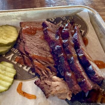 Edley's Bar-B-Que - Brisket Platter - Barbeque Near Me - Nashville, Tennessee Edley's Bar-B-Que - Brisket Platter - Barbeque Near Me - Nashville, Tennessee