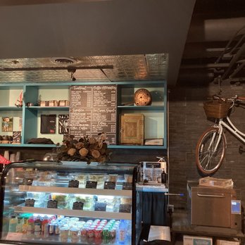 Magnolias Sous Le Pont - Bar area - Coffee & Tea Near Me - Dallas, Texas