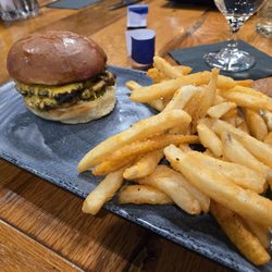 Dacey's Sportsbook & Taphouse - Double smash