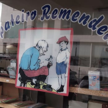Sapateiro Remendeiro - Pormenor da Fachada - Shoe Repair Near Me - Lisbon, 11 Sapateiro Remendeiro - Pormenor da Fachada - Shoe Repair Near Me - Lisbon, 11