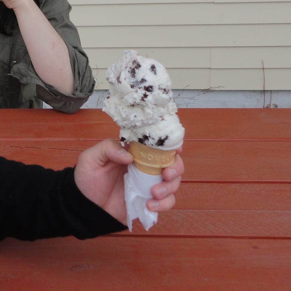 Genegantslet Ice Cream Barn Logo