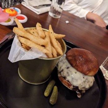 Tavern 157 - Wagyu Beef Burger mozzarella cheese, truffle oil, brioche bun, served with truffle fries - Lounges Near Me - Flushing, New York