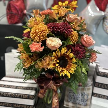Log Cabin Florist - Amazing Arrangement - Florists Near Me - Bakersfield, California