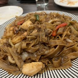 Thai Eatery - Pad kee mow with mixed seafood