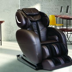 Luxe leather massage chair