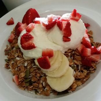The Chef's Corner - Granola breakfast - New American Near Me - Mineola, New York