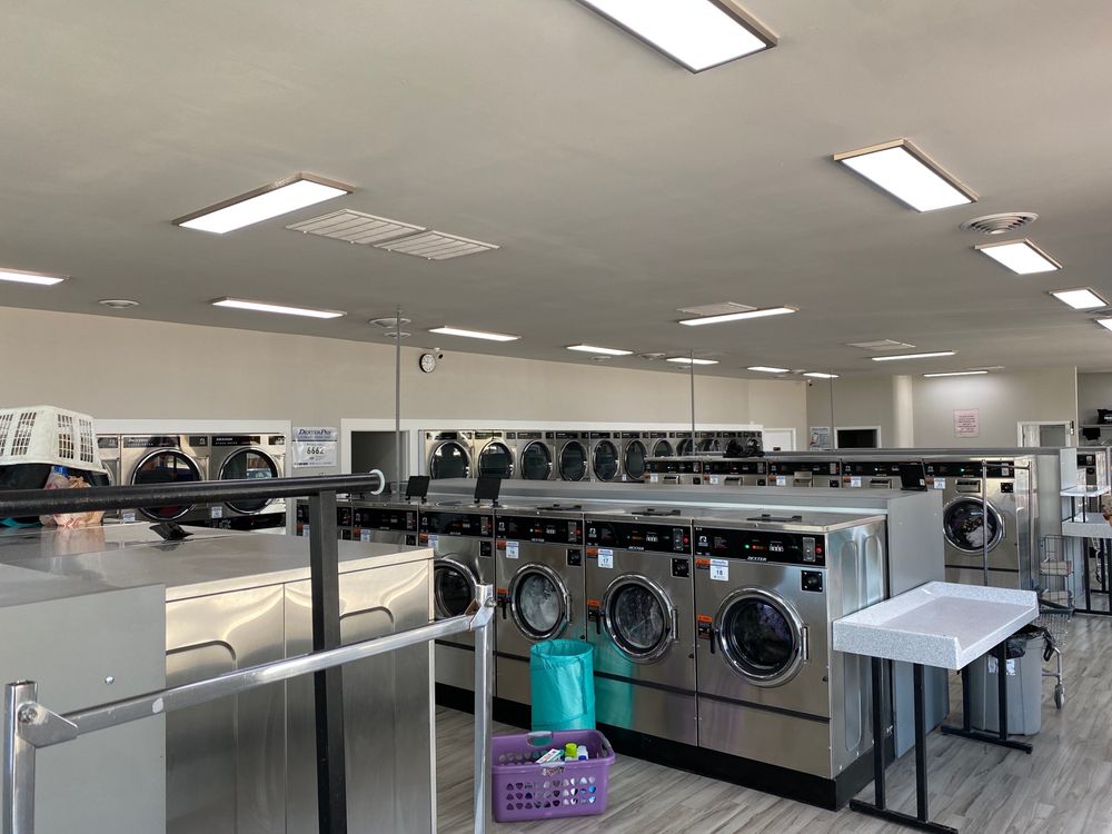 DIRTY DUDS LAUNDROMAT Updated August 2024 17 Reviews 1405 S