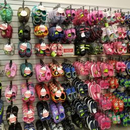 crocs at galleria mall