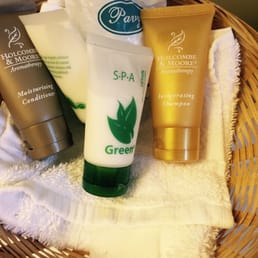 Nice offering of toiletries Nice offering of toiletries