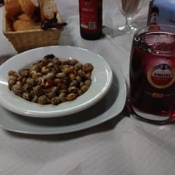 Nuestra Tasca - Caracoles y 600 de tinto de verano