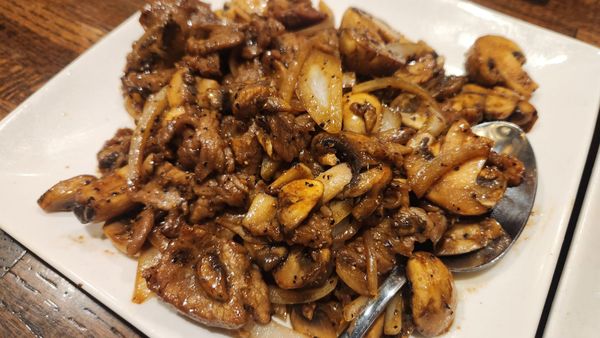 Chi's Chinese Cuisine by null