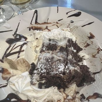 Island Way - Double chocolate brownie à la mode - Seafood Near Me - Oak Island, North Carolina Island Way - Double chocolate brownie à la mode - Seafood Near Me - Oak Island, North Carolina