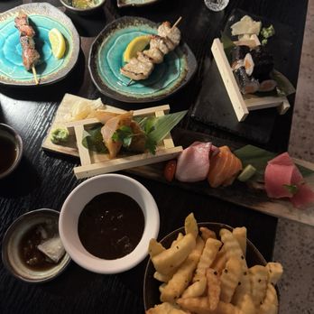 Izakaya Shodai - Fries with curry, sashimi, salmon maki, beef tongue and pork belly skewers - Asian Fusion Near Me - Oakland, California Izakaya Shodai - Fries with curry, sashimi, salmon maki, beef tongue and pork belly skewers - Asian Fusion Near Me - Oakland, California
