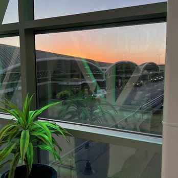 Beercode Kitchen & Bar - Sunrise on a Friday morning, in the terminal, not the restaurant - Pubs Near Me - San Antonio, Texas Beercode Kitchen & Bar - Sunrise on a Friday morning, in the terminal, not the restaurant - Pubs Near Me - San Antonio, Texas
