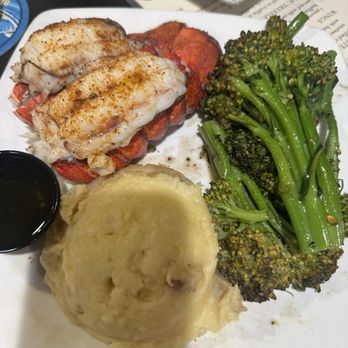 Lanterns Restaurant and Tavern - Lobster tails - Bars Near Me - Waianae, Hawaii Lanterns Restaurant and Tavern - Lobster tails - Bars Near Me - Waianae, Hawaii
