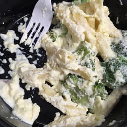 Alfredo romano penne w/ broccoli. Weird and disappointing. Alfredo romano penne w/ broccoli. Weird and disappointing.