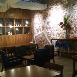 At Noah's - Funky little cafe at DFO