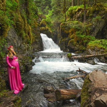 Leslie Meadow Photography - Alaska Maternity - Session Photography Near Me - Anchorage, Alaska Leslie Meadow Photography - Alaska Maternity - Session Photography Near Me - Anchorage, Alaska