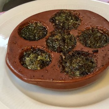 La Fontaine de Mars - The escargot was better than most and the butter dripping were great to dip the French bread - French Near Me - Paris, 75 La Fontaine de Mars - The escargot was better than most and the butter dripping were great to dip the French bread - French Near Me - Paris, 75