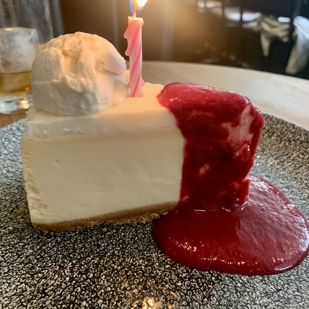 Earls Kitchen + Bar - Canadian (New) Near Me - Vancouver, British Columbia Earls Kitchen + Bar - Canadian (New) Near Me - Vancouver, British Columbia