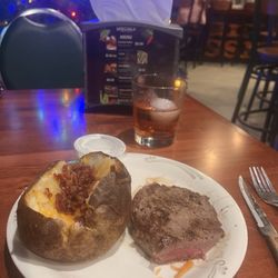 Horse & Cow Pub & Grill - Medium rare steak & loaded baked potato