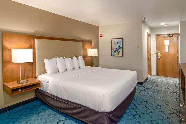 Red Lion Hotel Templin's on the River by null