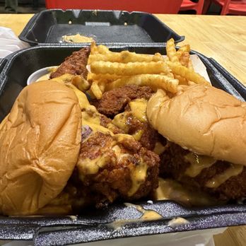 Dave's Hot Chicken - Snacks - Chicken Shop Near Me - San Diego, California Dave's Hot Chicken - Snacks - Chicken Shop Near Me - San Diego, California