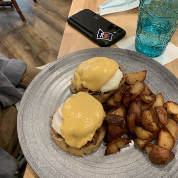 Roselily - Carnitas eggs Benedict - New American Near Me - South Bend, Indiana Roselily - Carnitas eggs Benedict - New American Near Me - South Bend, Indiana