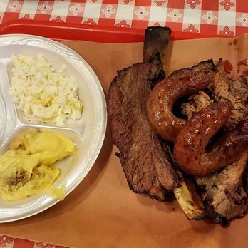 Black's Barbecue Lockhart - Beef ribs, briskets, jalapeno sausage, banana pudding, peach cobbler and slaw. Can't get much better than this! - Barbeque Near Me - Lockhart, Texas