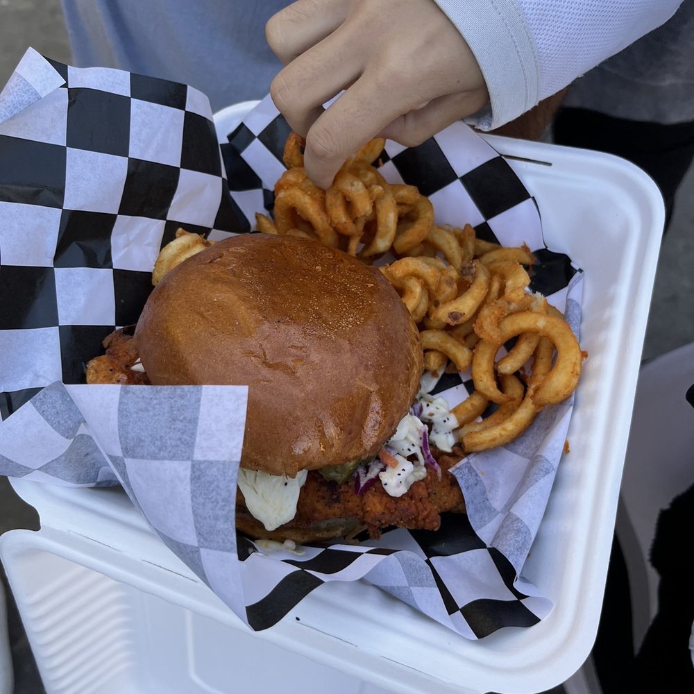 Slappys Chowder House - Hot chicken sandwich - Breakfast & Brunch Near Me - Oceano, California