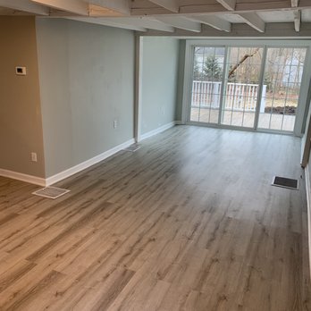 Prestige Property Management - empty living room with wood floors - Snow Removal Near Me - Gardner, Massachusetts Prestige Property Management - empty living room with wood floors - Snow Removal Near Me - Gardner, Massachusetts