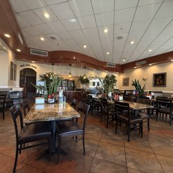 Pho Ha - Dining room