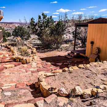 Paria Sage Casitas - Side of home next to a small outbuilding - Guest Houses Near Me - Kanab, Utah Paria Sage Casitas - Side of home next to a small outbuilding - Guest Houses Near Me - Kanab, Utah