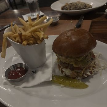 Cooper’s Hawk Winery & Restaurant - The Leonard Burger* - American Near Me - Tampa, Florida
